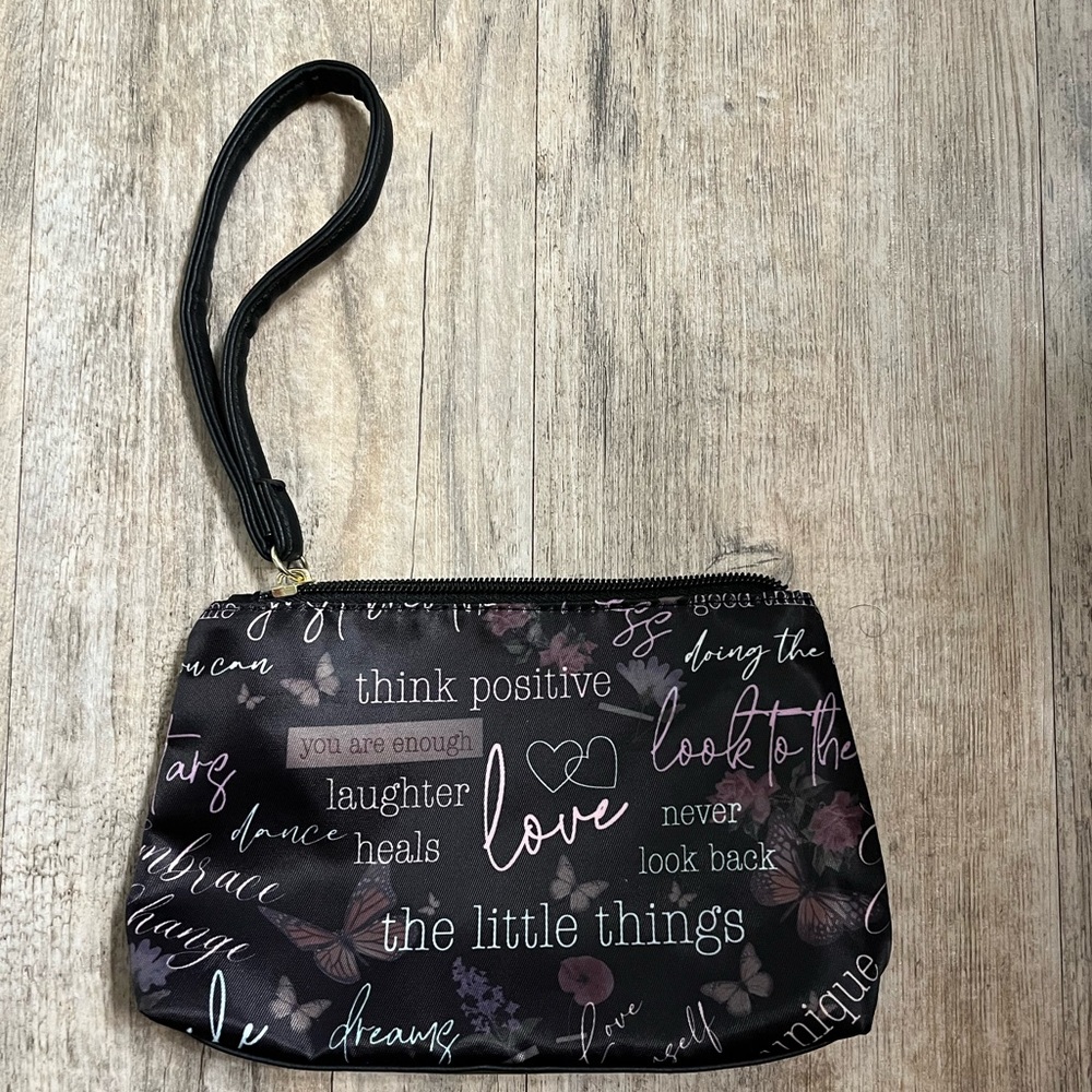NWOT Betsey Johnson Wristlet